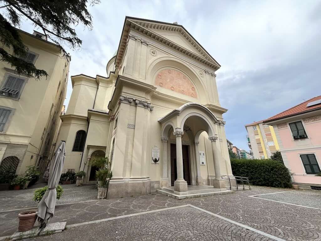 Albisola Superiore Chiesa Nostra Signora Stella Maris 02 La Chiesa Nostra Signora Stella Maris di Albisola Superiore