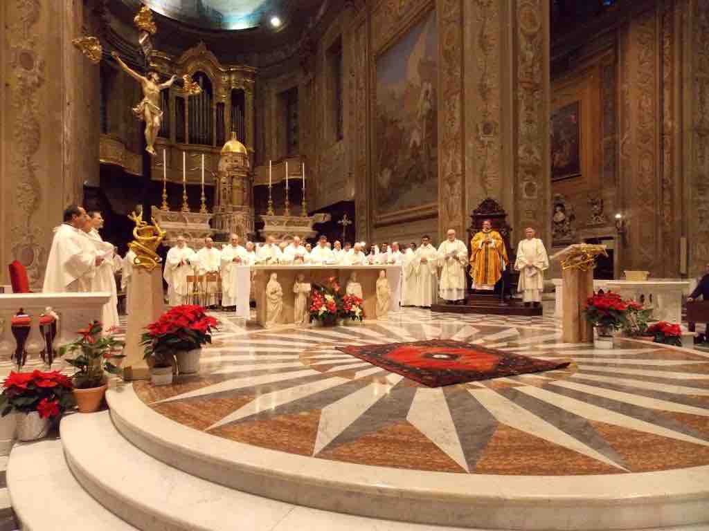 Il vescovo Calogero Marino e i sacerdoti diocesani nella Cattedrale di Savona