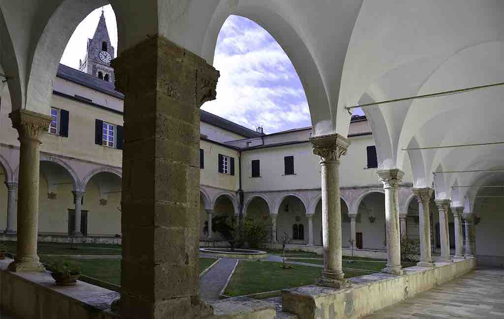 L'Abbazia Santa Maria di Finale Ligure