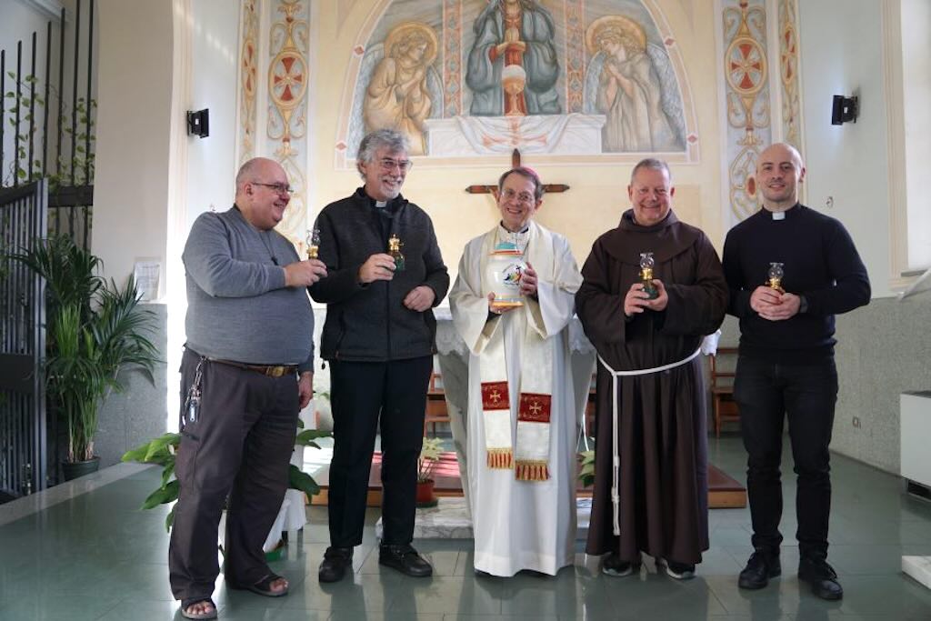La consegna delle "Lampade della Speranza" nel carcere di Genova Marassi