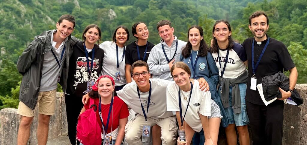 Un gruppo di giovani dell'Arcidiocesi di Madrid