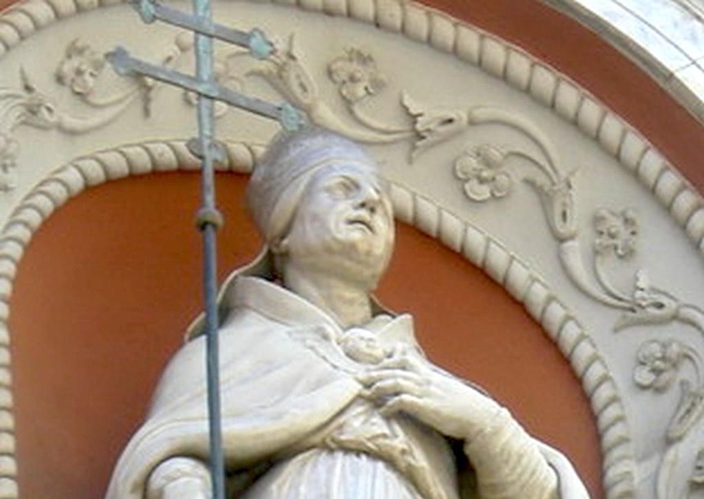 Jacopo da Varagine statua 01
