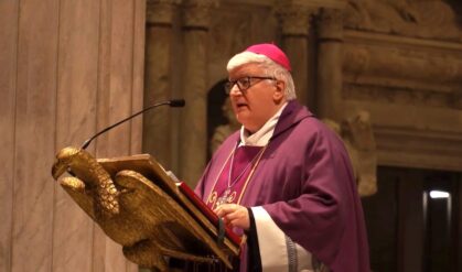 L'arcivescovo di Genova monsignor Marco Tasca