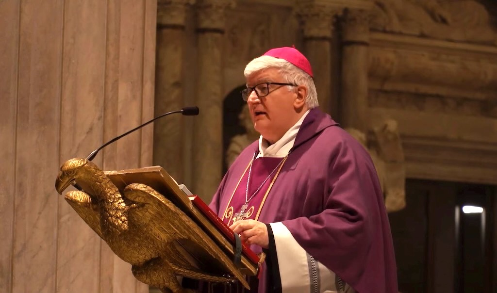 L'arcivescovo di Genova monsignor Marco Tasca