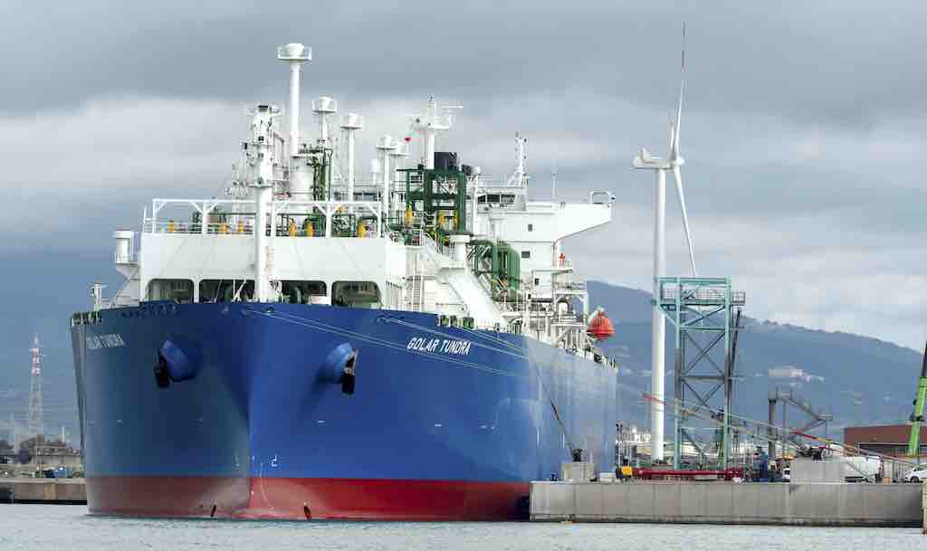 La nave rigassificatrice Golar Tundra