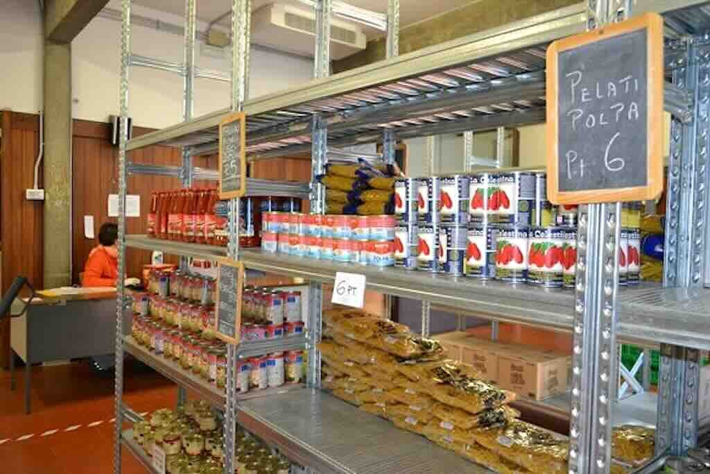 L'Emporio della Solidarietà della Caritas a Savona