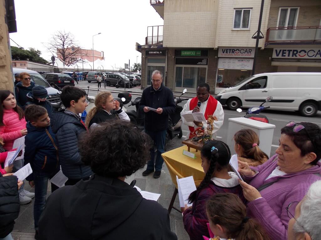 Savona Fornaci processione cassette 01 La processione delle "cassette" del Lunedì Santo a Savona