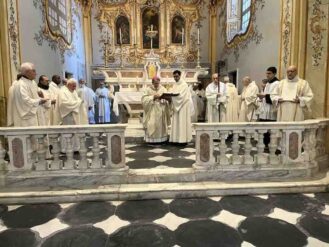 La messa della Giornata Mondiale della Vita Consacrata a Savona