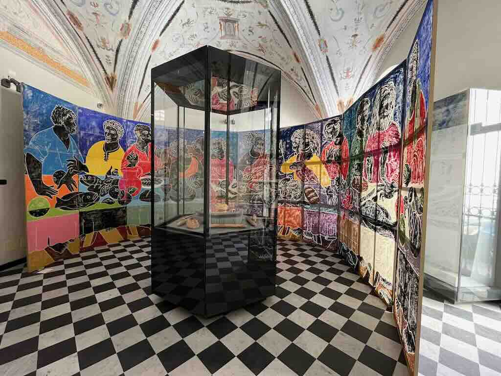 La mostra "La banalità del mare. Abissi di speranza" di Claudio Carrieri nella Curia Vescovile