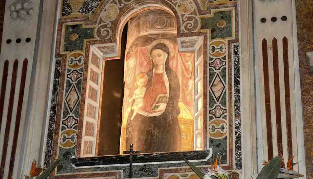 L’immagine della "Madonna della colonna" nella cattedrale di Savona