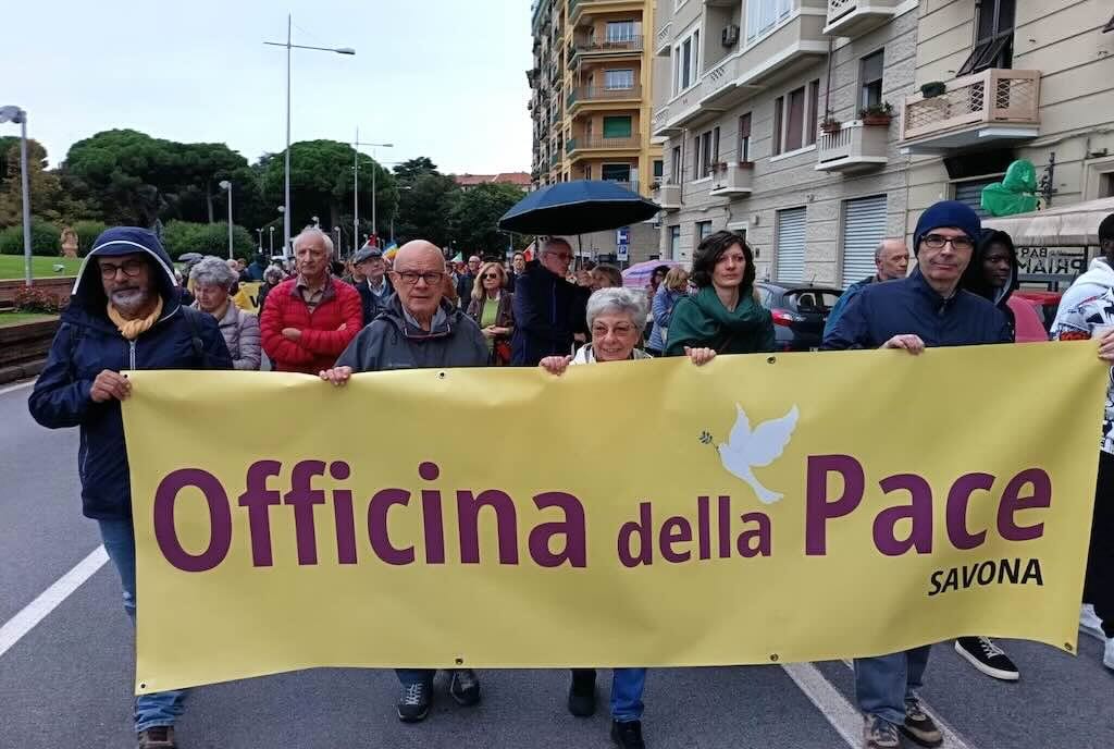 Savona Officina della Pace corteo 01 L'Officina della Pace di Savona in corteo