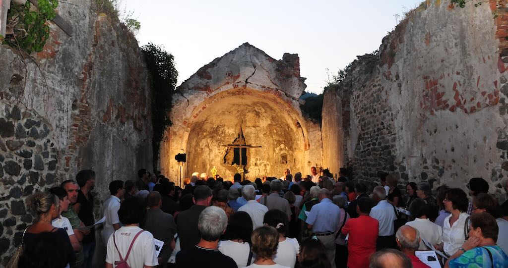 La preghiera interreligiosa nella Chiesa Santi Pietro e Paolo di Savona