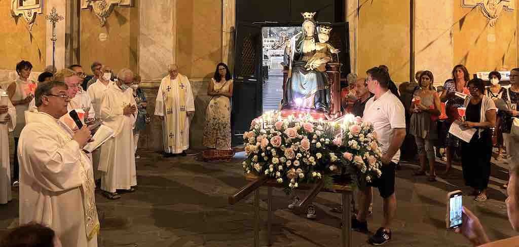 La processione per la Madonna del Carmelo a Savona