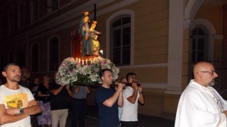 La processione per la Madonna del Carmelo a Savona