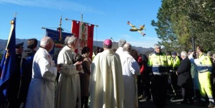 La messa per i piloti del canadair alla Chiesa Madonna del Monte di Savona