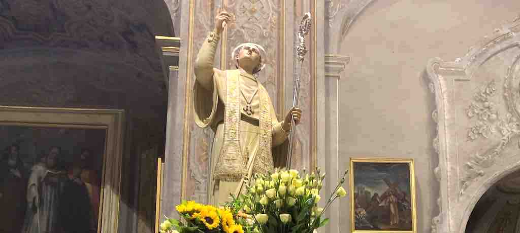 Savona statua san Bernardo 01 La statua di san Bernardo a Savona