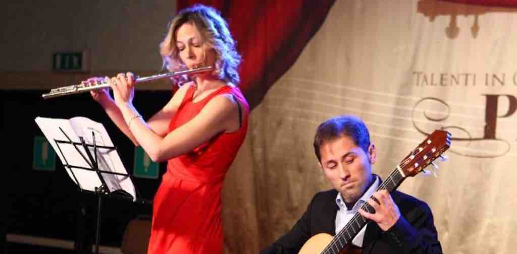 Silvia Schiaffino e Renato Procopio La flautista Silvia Schiaffino e il chitarrista Renato Procopio