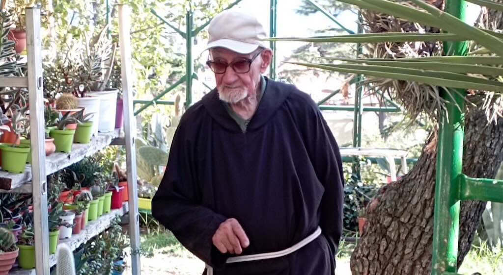 Padre Umberto Vallarino