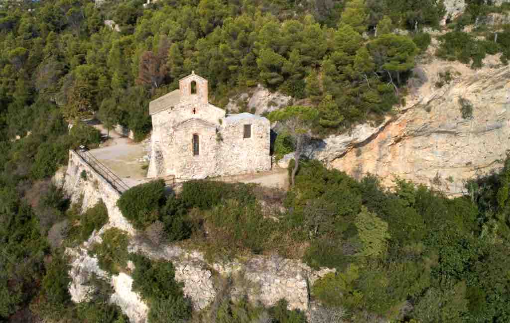 La Chiesa medioevale San Lorenzo di Varigotti
